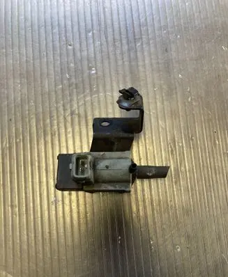 KIA Sportage Turbo solenoid valve 351202A450 1V10T145