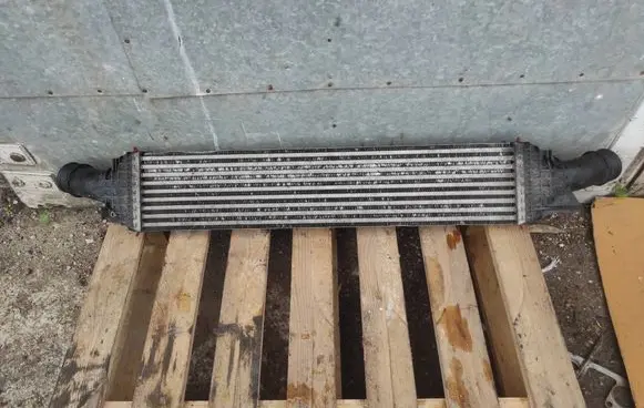 Audi A4 S4 B8 8K Intercooler radiator 8K0145805G L3122003 CZCC07BC0