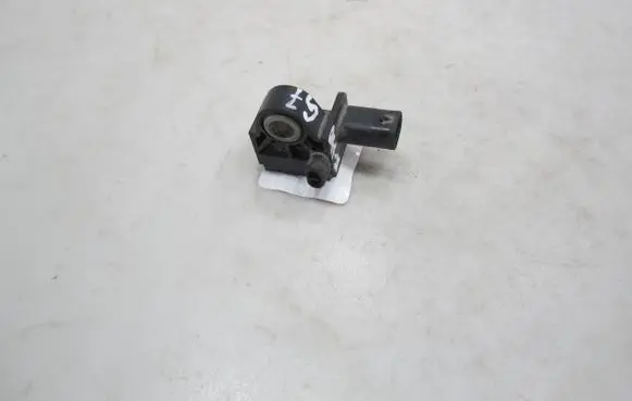 Volkswagen Golf VII Airbag deployment crash/impact sensor 5Q0959651 091113 07962