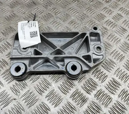 Peugeot 3008 III Engine mounting bracket 9840708580