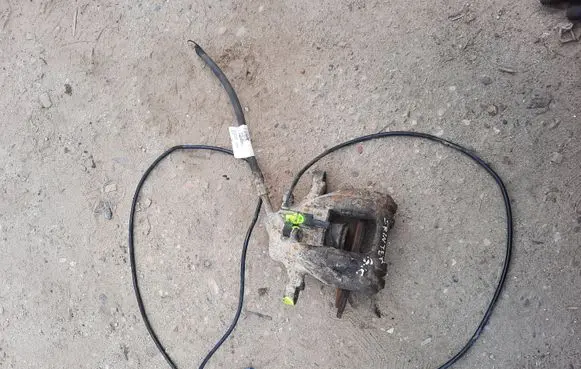 Mercedes-Benz Sprinter W906 Rear brake caliper Y04126