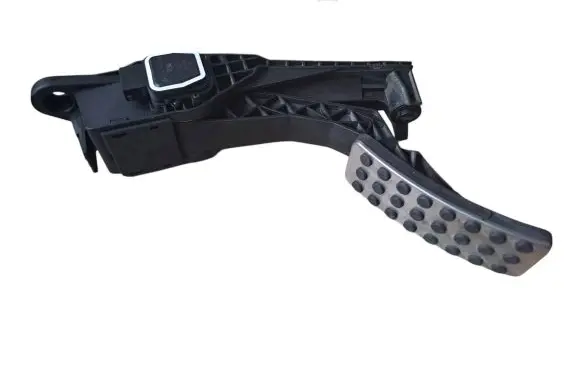 Mercedes-Benz ML W164 Accelerator throttle pedal A1643000104