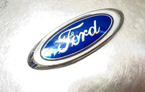 Ford Mondeo MK IV Manufacturer badge logo/emblem 575060080 044094