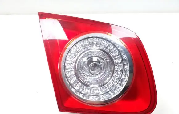 Volkswagen Jetta V Tailgate rear/tail lights 1K5945093
