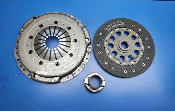 BMW 5 E39 Clutch set kit 624228600 1223436