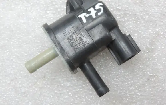 Toyota Yaris Valve vacuum 2586047020