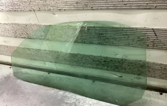 Mercedes-Benz SLK R170 Front door window/glass (coupe) 