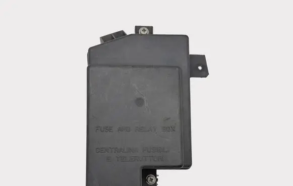 Alfa Romeo 159 Fuse box cover 60699388 60699387