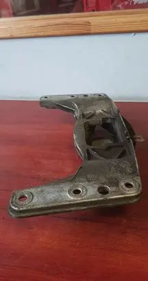 BMW 6 E63 E64 Gearbox mounting bracket 6761106
