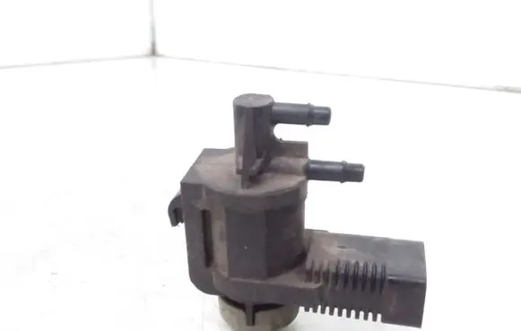 Volkswagen Touran I Vacuum valve 1J0906283C