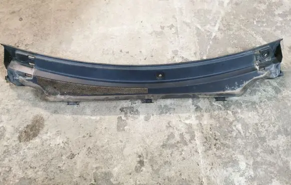 Dodge Durango Wiper trim 55112907AD