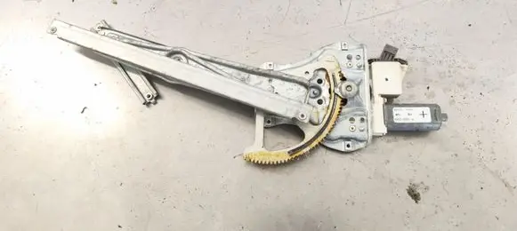 Toyota Avensis T250 Front door window regulator with motor 6982005050