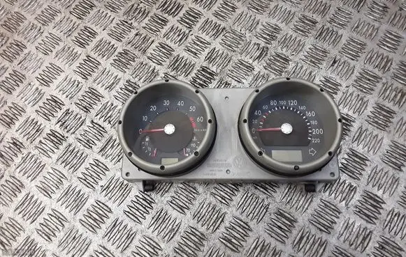 Volkswagen Polo III 6N 6N2 6NF Speedometer (instrument cluster) 5220301800 1036025070