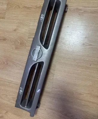 Nissan Primera Front bumper upper radiator grill 6231057J00 6231050J00