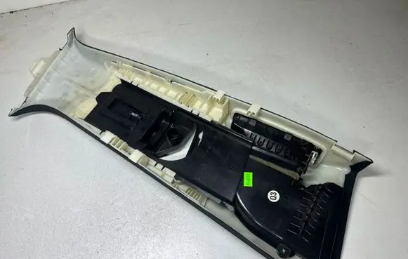 Mercedes-Benz GL X166 (B) pillar trim (top) A1668680139