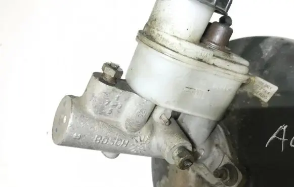 Nissan Almera N16 Master brake cylinder 22157879