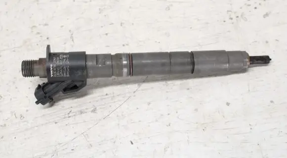 Volvo V60 Fuel injector 31303238 0445116046