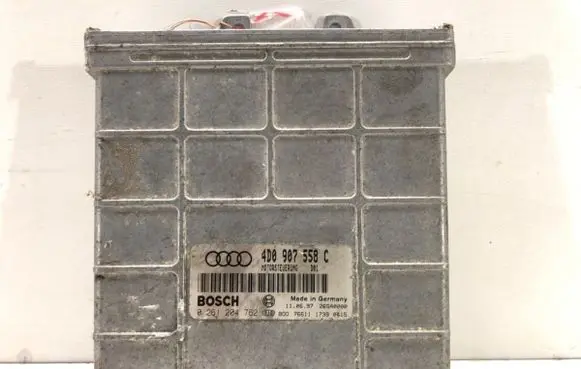 Audi A8 S8 D2 4D Engine control unit/module ECU 