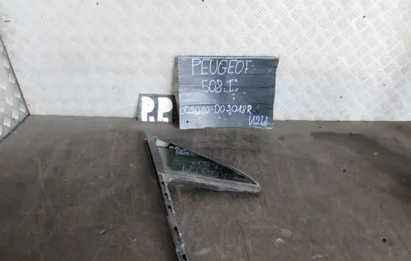 Peugeot 407 Front triangle window/glass 
