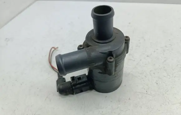 Volkswagen Touareg I Electric auxiliary coolant/water pump 7L0965561 70207404