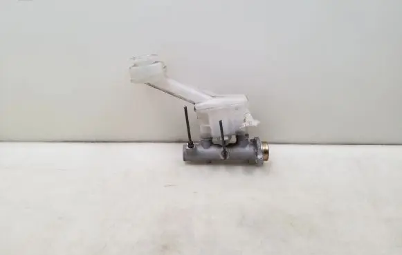 Nissan X-Trail T30 Master brake cylinder
