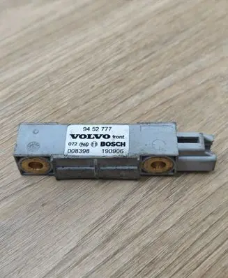 Volvo S80 Airbag deployment crash/impact sensor 9452777 190906 008398