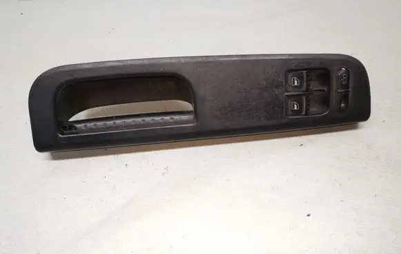 Volkswagen PASSAT B5.5 Electric window control switch 1J3959857