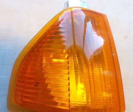 Ford Escort Front indicator light 10033100