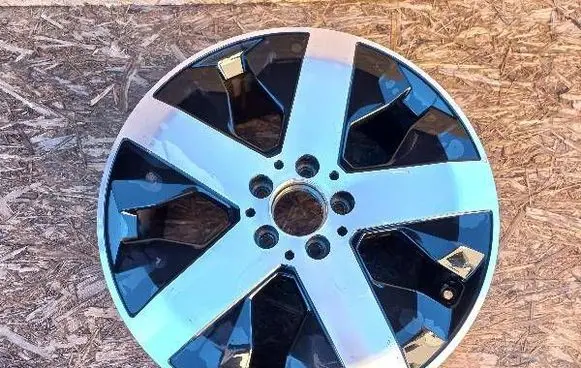 R18 alloy rim