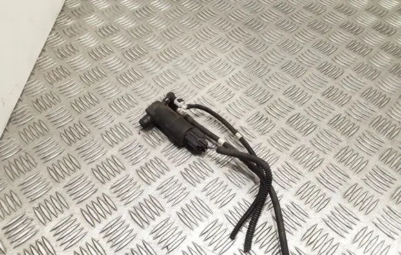 Ford Focus Windscreen/windshield washer pump
