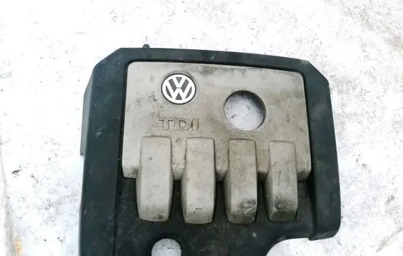Volkswagen Golf V Engine cover (trim) 03g103925 03g103925bj