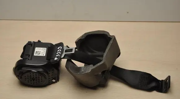 BMW 2 F44 Rear seatbelt 643835300C