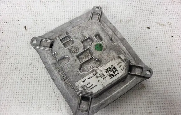 Maserati Quattroporte Xenon control unit/module 1307329228 10EEG080417