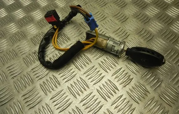 Citroen Xsara Ignition lock 409 M4364