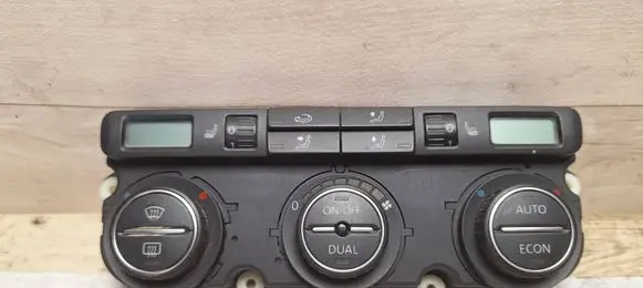 Volkswagen Golf Plus Climate control unit 74641471 07060652