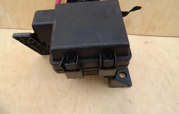 Renault Megane IV Fuse box cover 283880001R