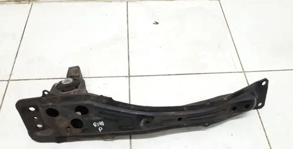 Toyota Avensis T250 Front subframe 123610R030
