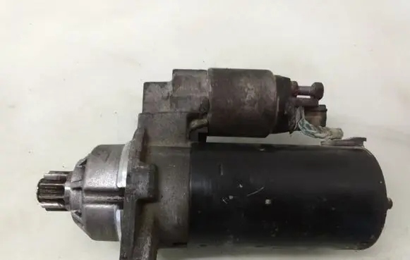 Volkswagen PASSAT B6 Starter motor 0001123014