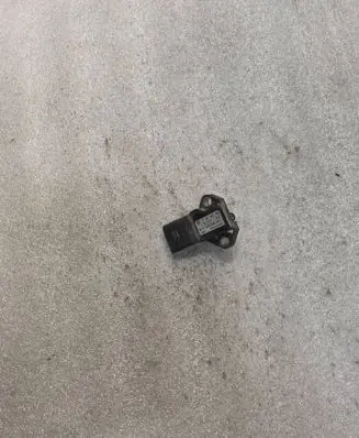 Volkswagen Golf V Air pressure sensor 0281002401 038906051C