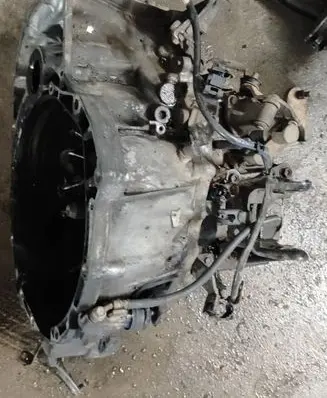 Nissan X-Trail T30 Manual 6 speed gearbox YD4