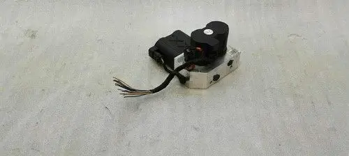 Mercedes-Benz SL R230 Air suspension valve block A2213201058