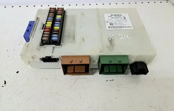 Volvo V70 Fuse module 7G9T14C256FA 30765624AE