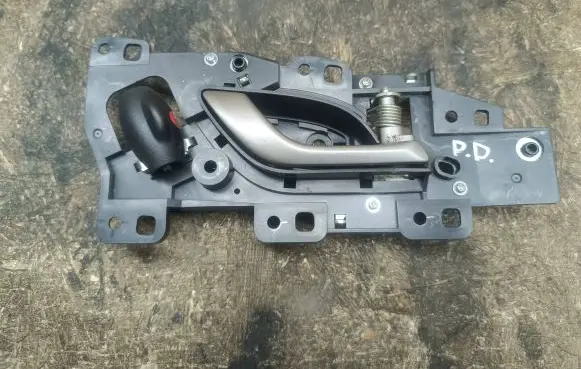 Honda Civic Front door interior handle 