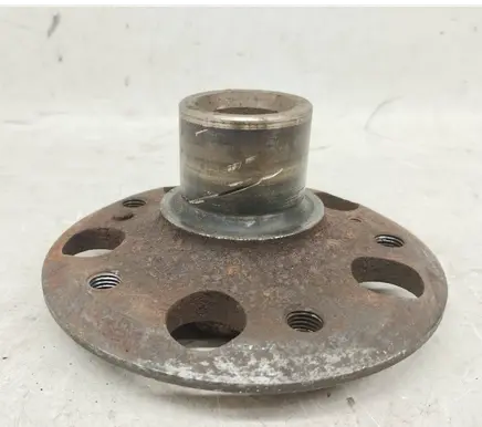 Mercedes-Benz 190 W201 Rear wheel hub 2013500646 A2013500646