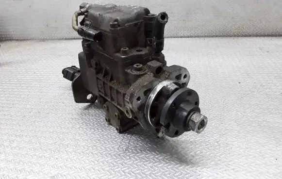 Skoda Octavia Mk1 (1U) Fuel injection high pressure pump 0460404977