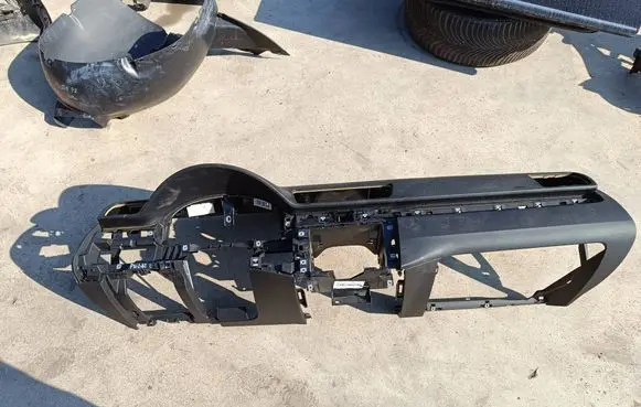 Volkswagen PASSAT B7 Dashboard 1106201845 0902201109