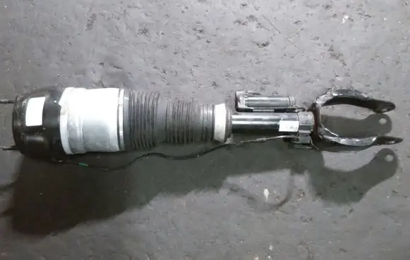 Front shock absorber/damper
