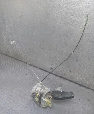 Peugeot 107 Rear door lock