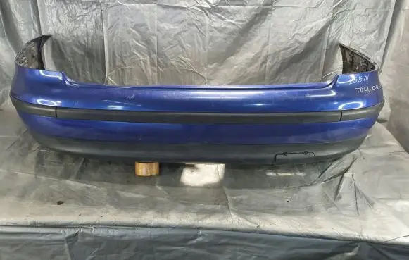 Seat Toledo II (1M) Front bumper