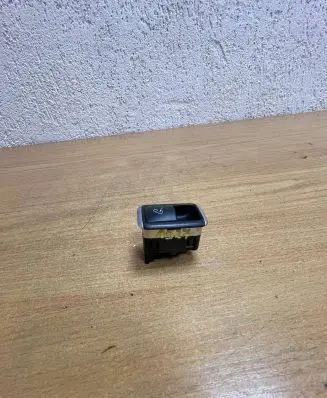 Mercedes-Benz E C207 W207 Electric window control switch A2079050051 1527